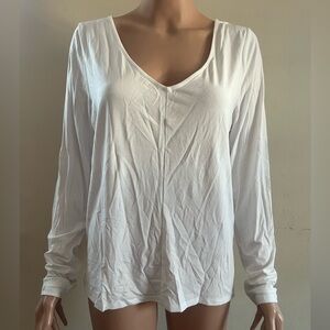a new day Women's Classic White Long Sleeve V-Neck Top